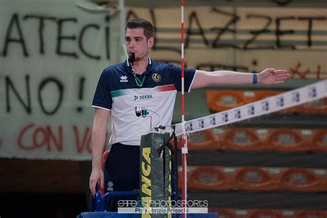 gucci arbitro volley